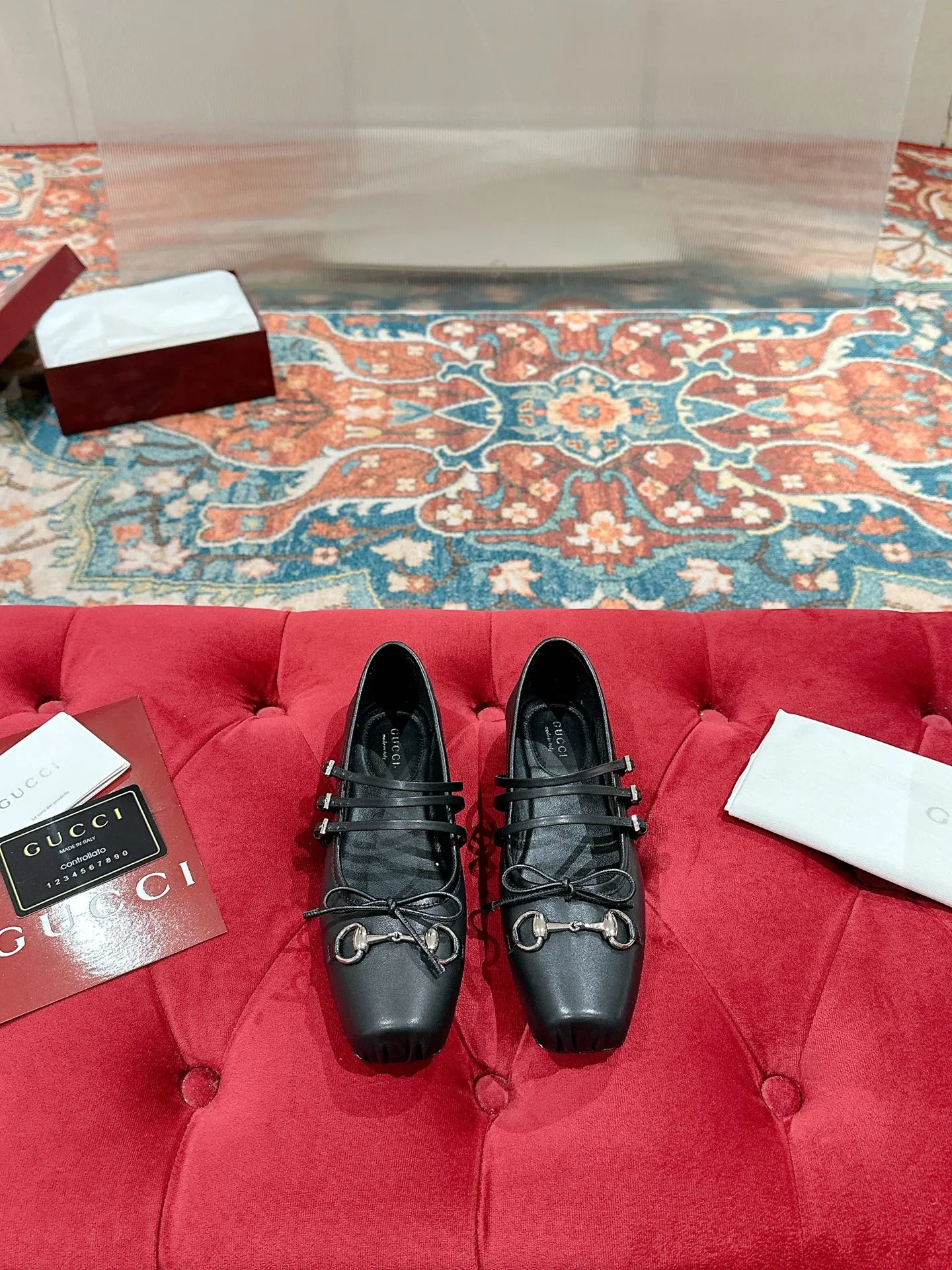 👟👟Ex-factory price 520👟👟 Gucci 2025 early spring 25 series new products🆕Flat ballet shoes horsebit new small square toe shoes, square toe design with elegant bow details, classic, refined, elegant, playful and fashionable flat shoes, creating an excellent wearing experience ▪️Fabric: original custom canvas/sheepskin ▪️Inner lining/foot pads: high-end custom sheepskin lining ▪️Heel height: flat ▪️Outsole: Italian genuine leather ▪️Number of yards: 35-39 (40.41 customized, non-refundable)